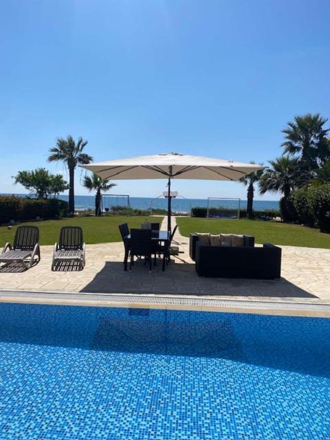 Ionion Beachfront Villa 아이아 나파 외부 사진