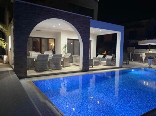 Ionion Beachfront Villa 아이아 나파 외부 사진