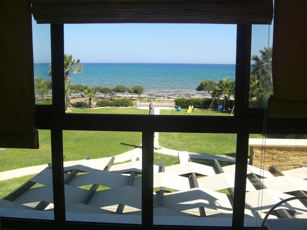 Ionion Beachfront Villa 아이아 나파 외부 사진