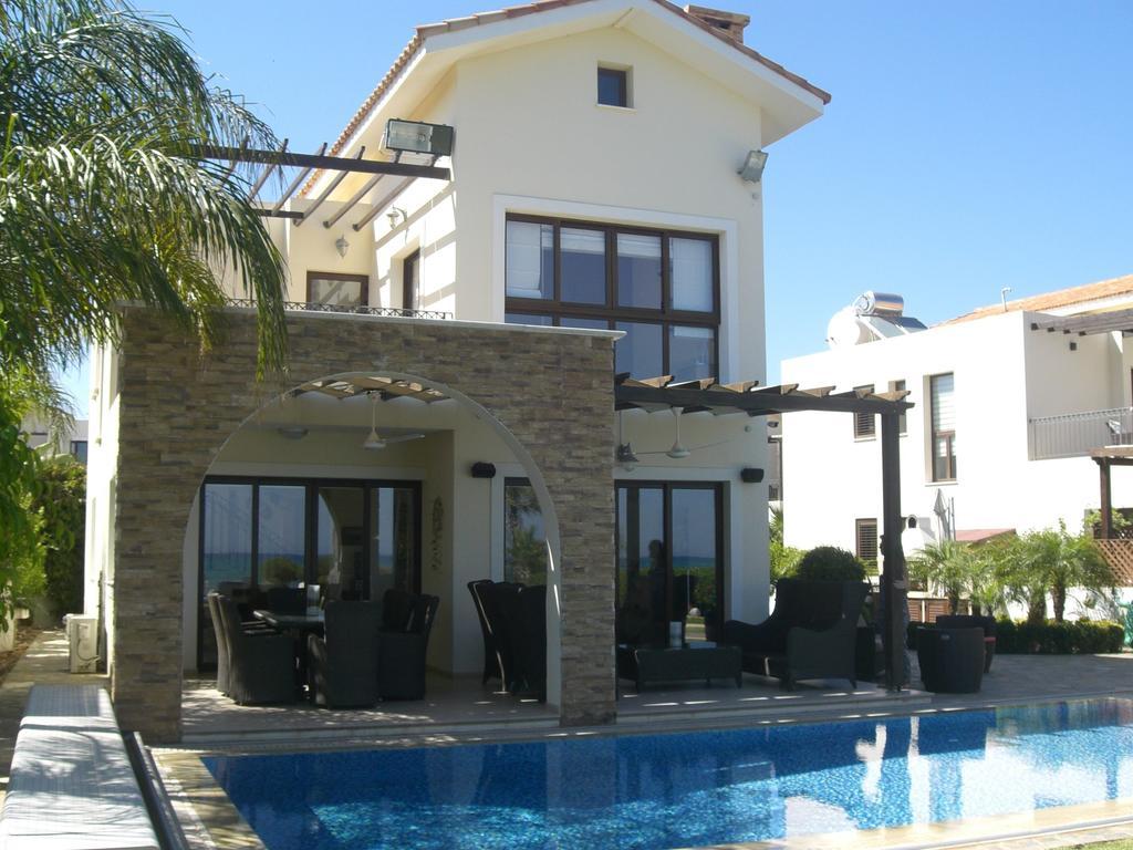 Ionion Beachfront Villa 아이아 나파 객실 사진