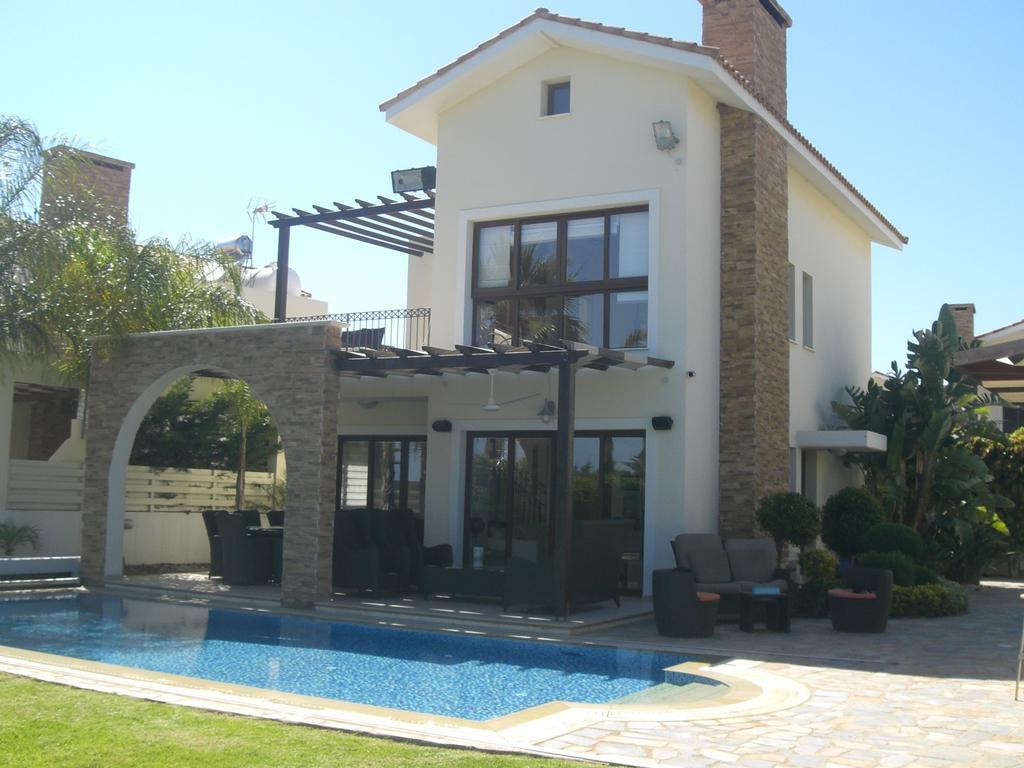 Ionion Beachfront Villa 아이아 나파 객실 사진