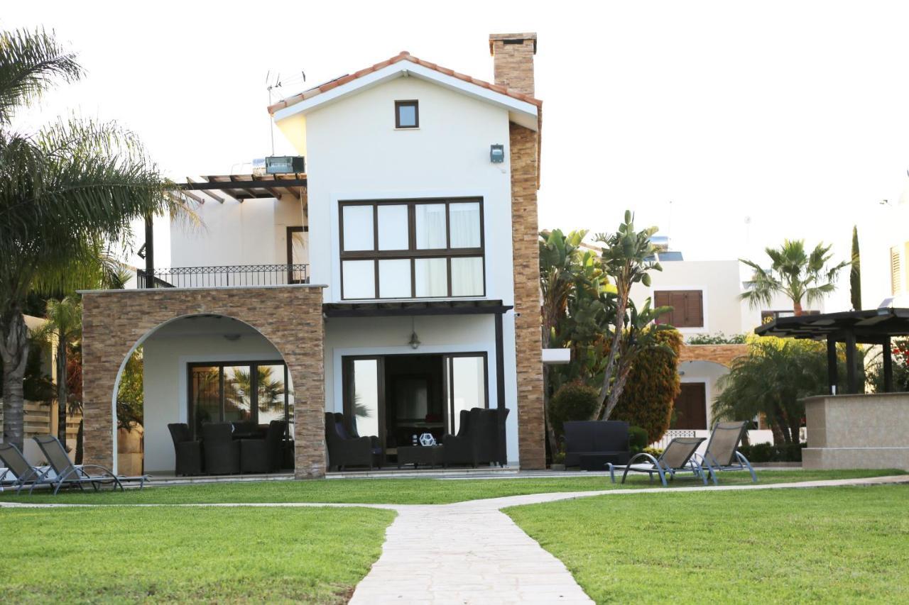 Ionion Beachfront Villa 아이아 나파 외부 사진